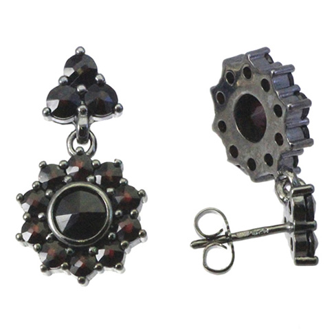 Stříbrné náušnice s českým granátem, ruthenium, puzety – 314 (UG0331433)