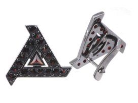 Stříbrné náušnice s přírodním granátem, ruthenium, anglické zapínání – 104