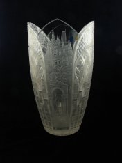 Exclusive hand engraved crystal vase in Prague Šafránek ORQQI0291